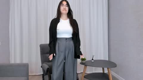 Snapshot of joangoulder chatting on December 14, 2024, 2:10 pm Mia online show from December 14, 2024, 2:10 pm