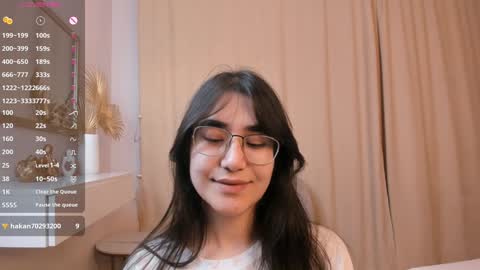 Snapshot of joangoulder chatting on January 17, 2025, 12:21 pm Mia online show from January 17, 2025, 12:21 pm