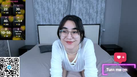 Snapshot of joangoulder chatting on January 22, 2025, 12:17 pm Mia online show from January 22, 2025, 12:17 pm