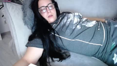 Jo online show from November 9, 2025, 5:00 pm