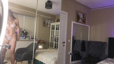 Joanne online show from February 12, 2025, 8:38 am