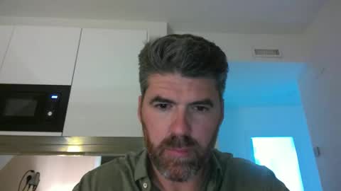 joaquinix123 online show from May 4, 2026, 11:34 pm