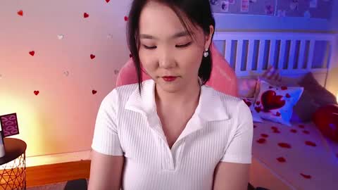 Amina online show from February 12, 2025, 3:27 pm