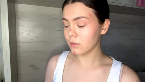 Mila online show from April 4, 2026, 10:24 am