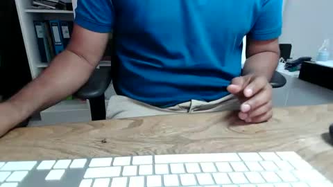 Snapshot of joe765shades chatting on June 2, 2026, 9:44 am joe765shades online show from June 2, 2026, 9:44 am