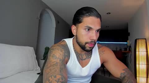 joe_esthetic online show from November 11, 2025, 12:43 am