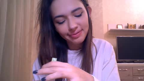 Jennifer online show from December 2, 2025, 5:19 pm