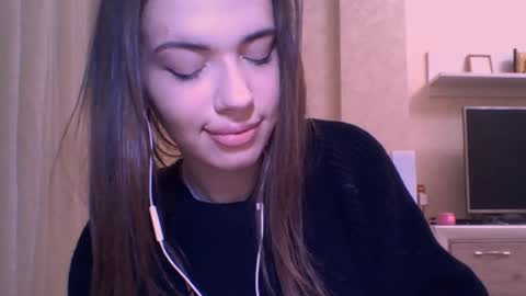 Jennifer online show from December 15, 2025, 5:39 pm