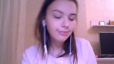 Jennifer online show from December 18, 2025, 6:03 pm