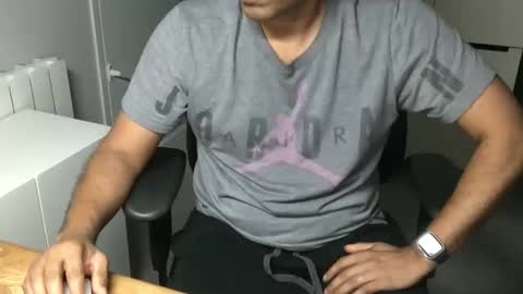 Snapshot of joeshades21 chatting on January 18, 2025, 11:00 pm joeshades21 online show from January 18, 2025, 11:00 pm