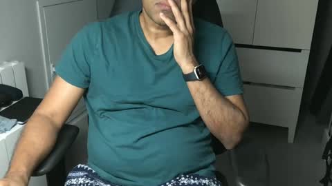 Snapshot of joeshades21 chatting on January 26, 2025, 8:34 pm joeshades21 online show from January 26, 2025, 8:34 pm