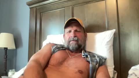 Snapshot of joestros chatting on October 8, 2025, 8:17 pm joestros online show from October 8, 2025, 8:17 pm