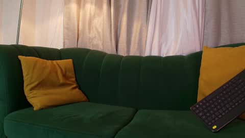     online show from February 6, 2025, 7:56 am