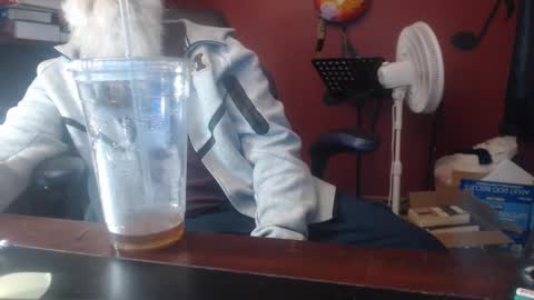 joeyzzz1 online show from April 17, 2026, 6:11 pm