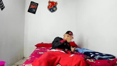 johan_and_antonella online show from January 27, 2025, 4:41 am