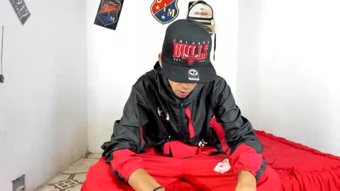 johan_and_antonella online show from February 3, 2025, 5:29 am