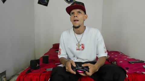 johan_and_antonella online show from February 18, 2025, 4:58 am