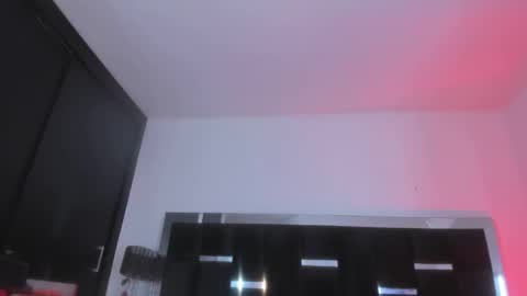 johan_bigcock999 online show from June 1, 2026, 7:37 pm
