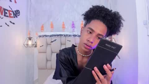 Johan  online show from October 10, 2025, 12:37 pm