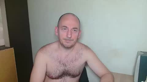 Snapshot of johanbarker chatting on February 24, 2026, 12:58 pm Johan online show from February 24, 2026, 12:58 pm