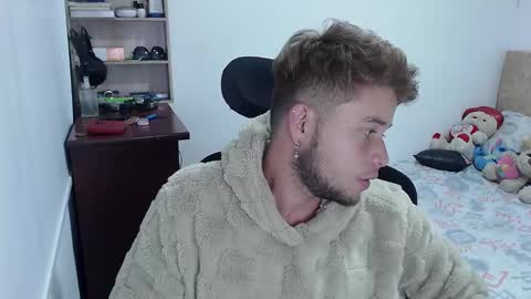 Snapshot of johanleonsweetboy chatting on December 30, 2024, 5:04 am JOHAN independient model online show from December 30, 2024, 5:04 am