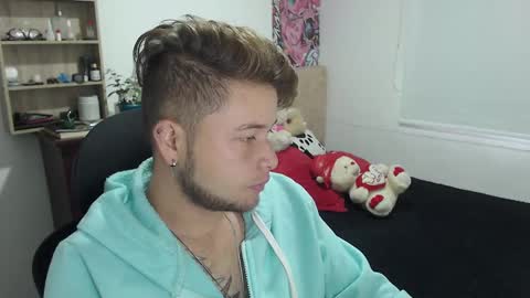 Snapshot of johanleonsweetboy chatting on March 8, 2025, 1:03 pm JOHAN independient model online show from March 8, 2025, 1:03 pm