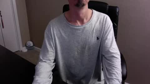 john757533 online show from December 10, 2024, 4:24 am