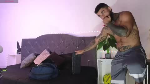 Snapshot of john_and_louis chatting on May 10, 2026, 11:59 am John online show from May 10, 2026, 11:59 am