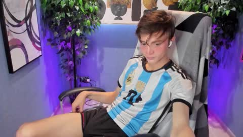 John online show from September 12, 2025, 8:20 pm