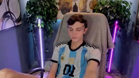 John online show from December 3, 2025, 1:53 pm