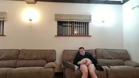 johnathan_stuart33 online show from February 27, 2026, 1:49 am