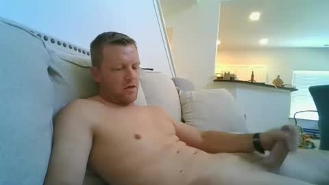 johnd101020 online show from April 16, 2026, 5:03 pm