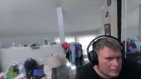 johnfernandez784 online show from June 16, 2026, 2:09 pm