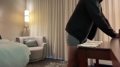 J online show from December 5, 2024, 12:33 pm