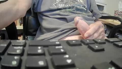 Snapshot of johngp777 chatting on September 18, 2025, 12:51 pm johngp777 online show from September 18, 2025, 12:51 pm