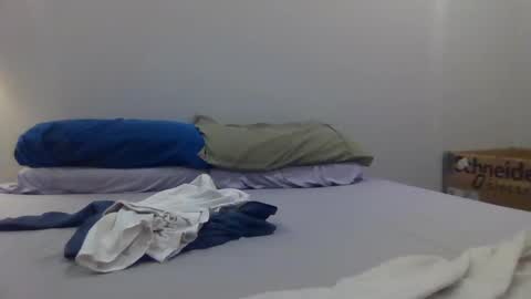 Snapshot of johnjones585121 chatting on February 17, 2025, 1:58 am johnjones585121 online show from February 17, 2025, 1:58 am