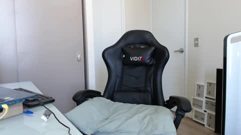 john online show from February 6, 2025, 6:13 pm