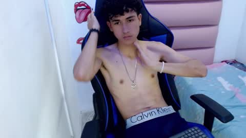 Snapshot of johnny_cagee chatting on December 6, 2024, 9:32 am johnny_cagee online show from December 6, 2024, 9:32 am