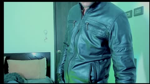 Snapshot of johnny_seens1 chatting on January 10, 2025, 2:57 am Johnny online show from January 10, 2025, 2:57 am