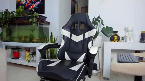 JOHNNY online show from November 19, 2025, 12:21 am