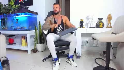 JOHNNY online show from December 18, 2025, 1:11 am