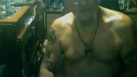 johnnyshung1 online show from November 20, 2025, 10:48 am