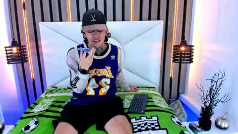 johnsonisaac94  online show from March 5, 2025, 2:14 am