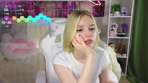 Paula online show from March 12, 2025, 5:57 am