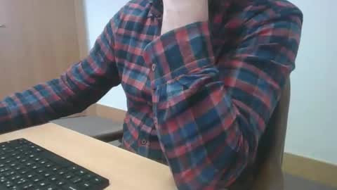 Snapshot of jojo156156 chatting on October 10, 2025, 11:42 am husssky online show from October 10, 2025, 11:42 am