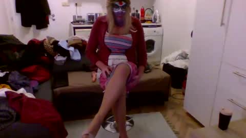 Silvania online show from November 17, 2025, 1:44 am