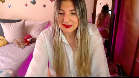 Jolie Mature online show from April 13, 2026, 9:09 pm