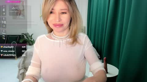 Jolie Ozolla online show from March 7, 2025, 11:29 am