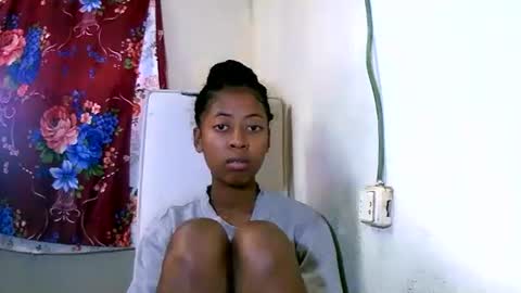 joliekah27 online show from January 22, 2025, 8:51 am