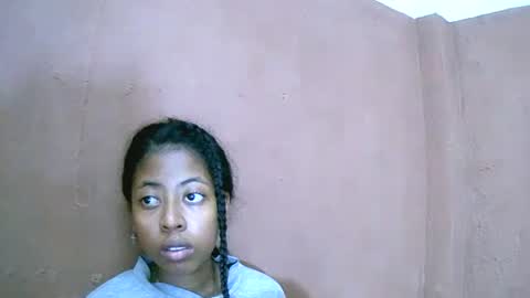 joliekah27 online show from January 29, 2025, 5:40 am